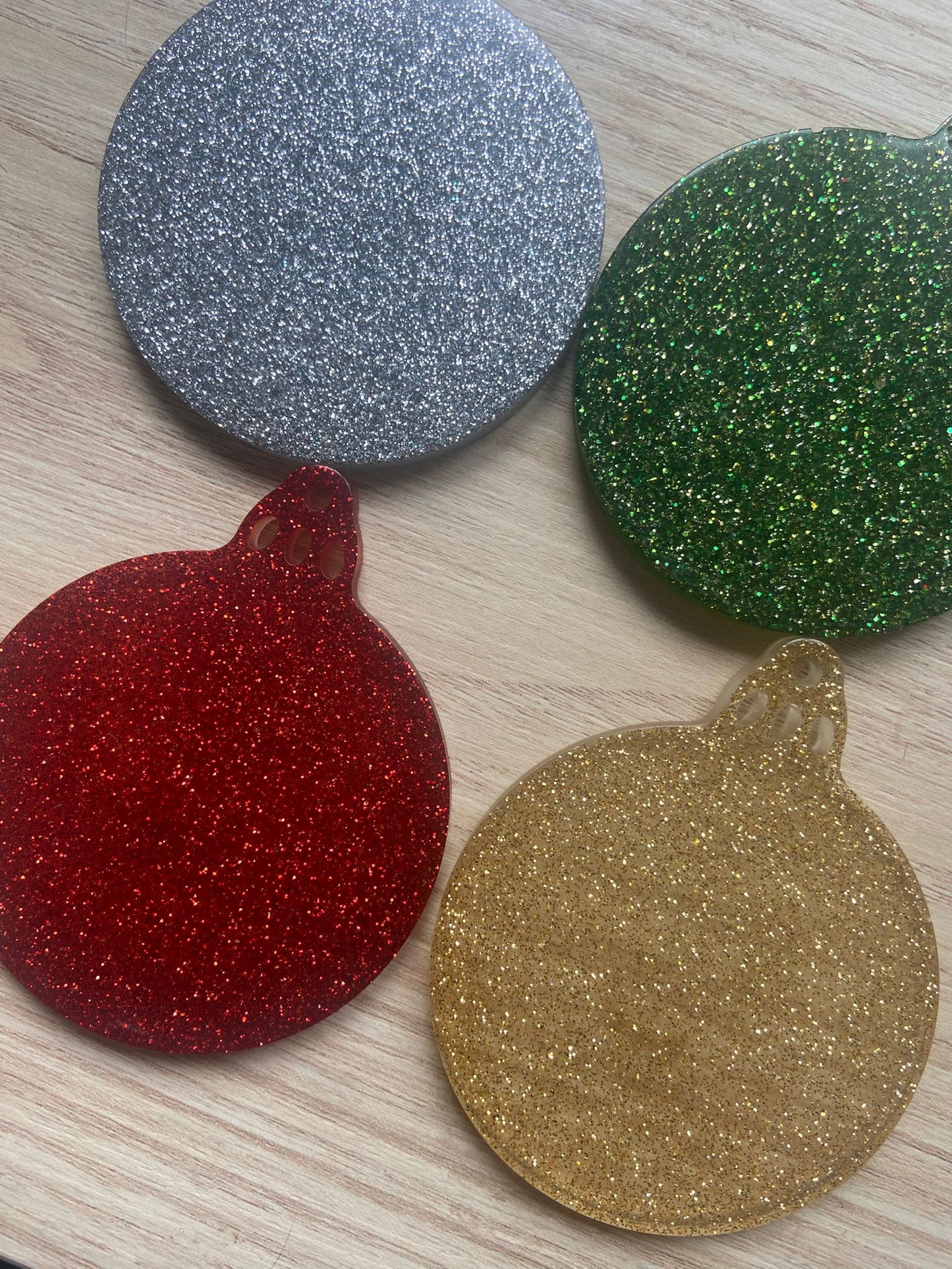 Boule de Noël personnalisable en résine