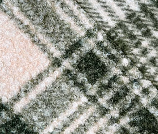 Pull en bouclette à motifs